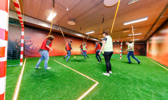 Figuur geestelijke zuur Elastiek voetbal - Avontuurfabriek : Avontuurfabriek